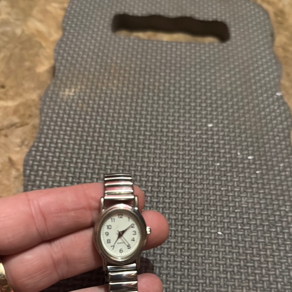 Silver strecth Women's Watch